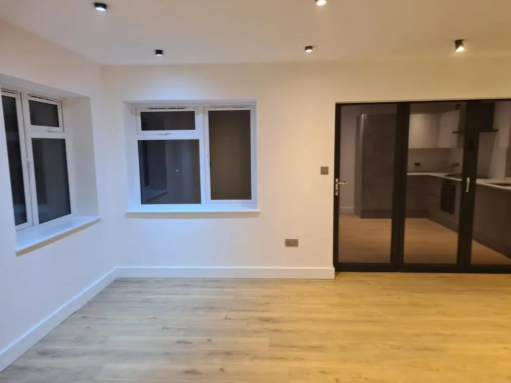 Bruce avenue shepperton tw17 openplan lounge diner before home staging crystal property staging