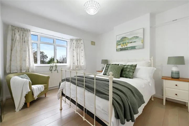 Hillcroft crescent oxhey watford wd19 bedroom2 after home staging crystal property staging.