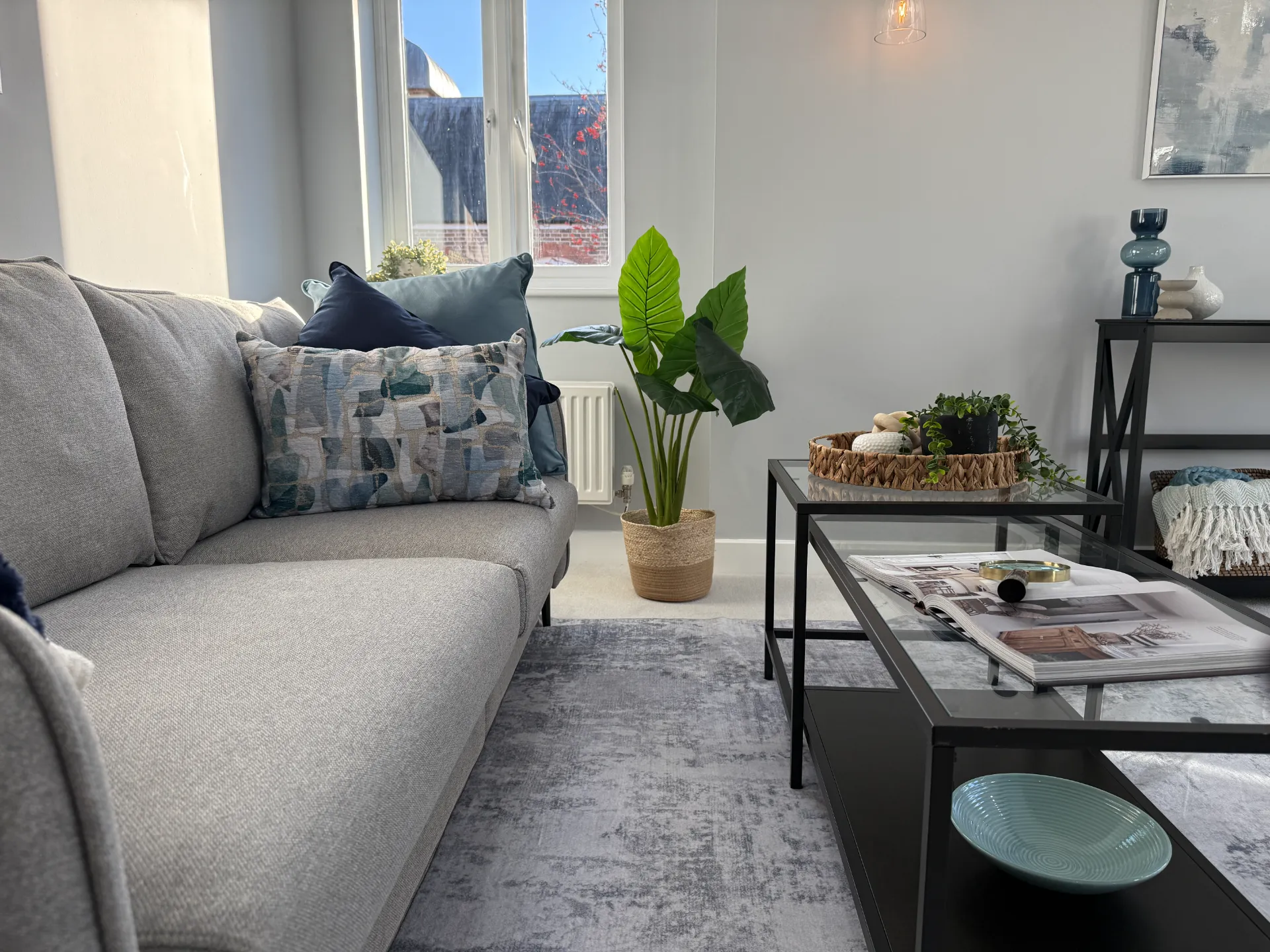 Longbourn windsor sl4 lounge corner after home staging crystal property staging